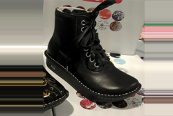 Alegria Viki Black Napa