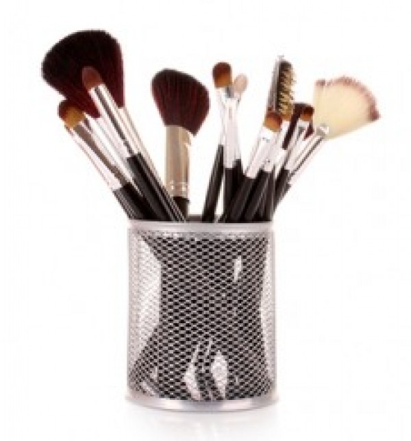 6 Makeup Tips To Make You Look Younger