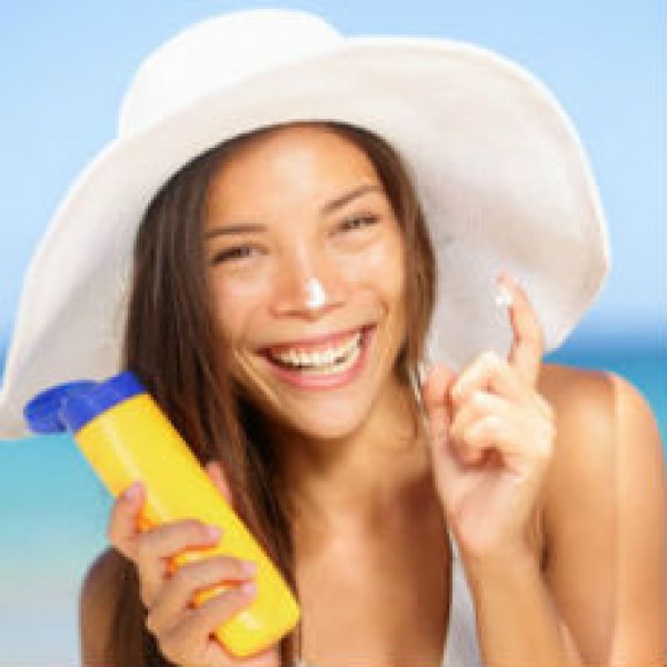 Fear of Aging Motivates Teens to Use an SPF